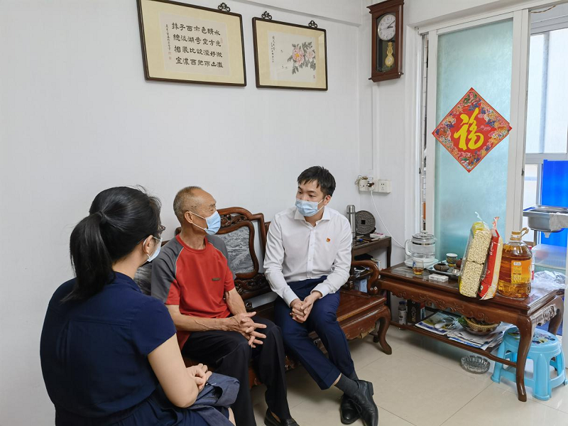 省51吃瓜部门联合开展“解忧暖心传党恩”走访慰问活动.png