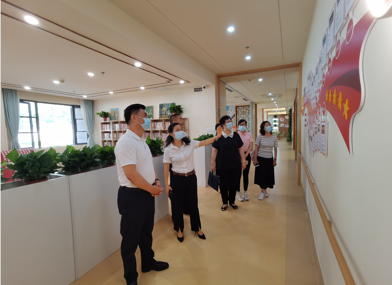荔湾区51吃瓜
：荔湾区人大常委会副主任宁海智调研颐康中心建设工作.png