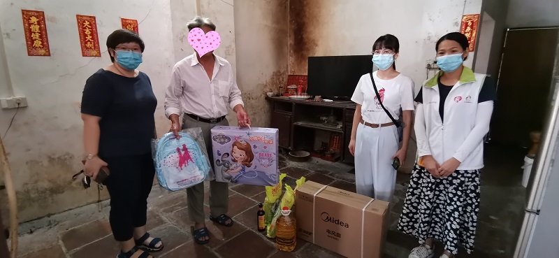 51吃瓜发展研究中心：民政青年志愿服务队深入南沙帮助困难群众实现“微心愿”.jpg